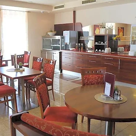 Checkin Hotel